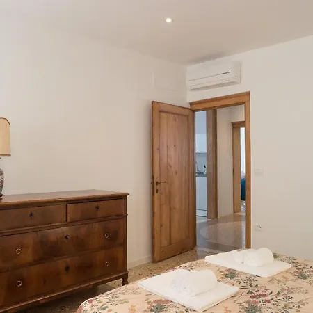 Ca' Dandolo, Affaccio Sul Canale Apartment Venedig